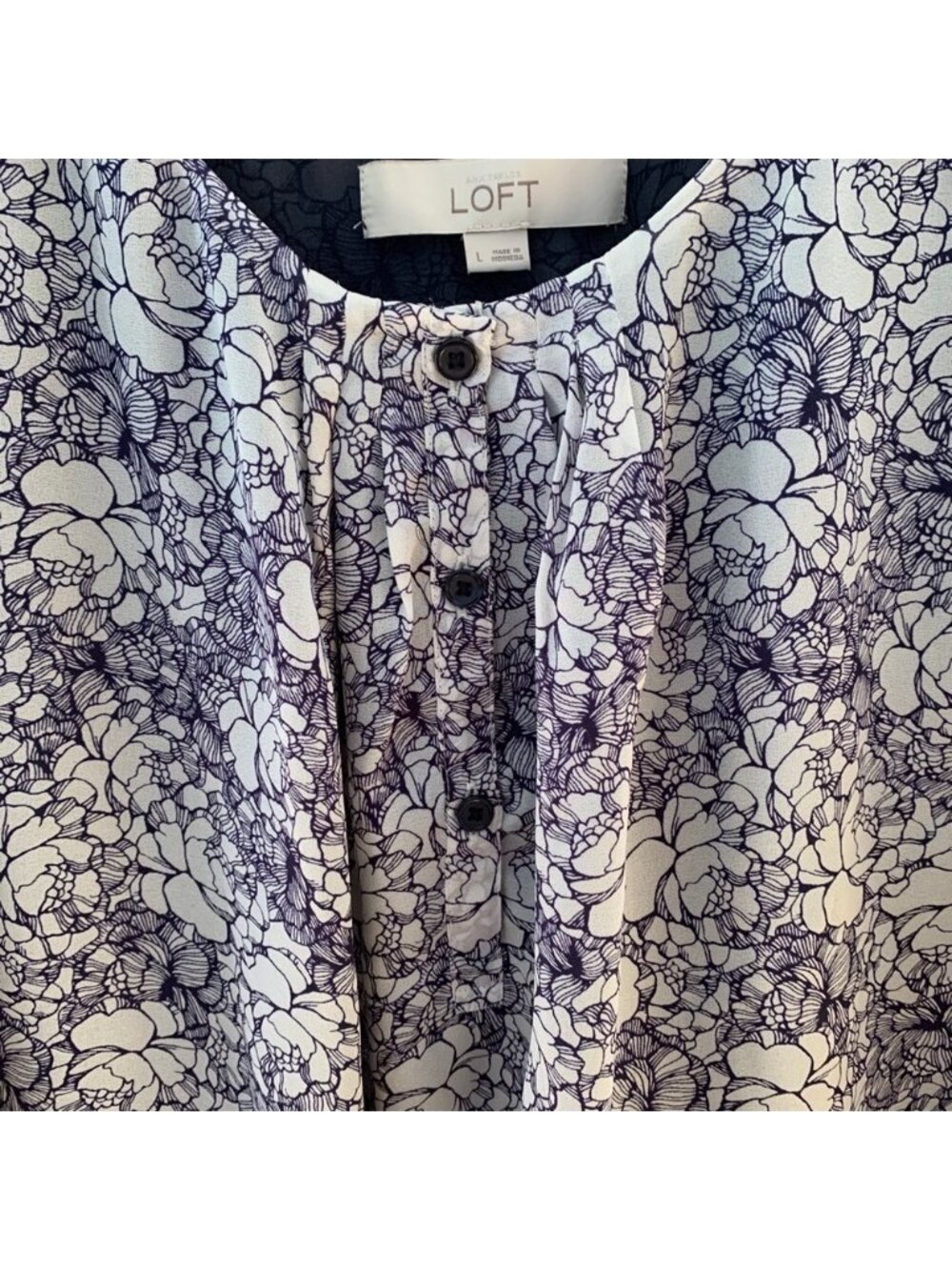 Blue & White Floral Sleeveless Blouse - Picture 4 of 4